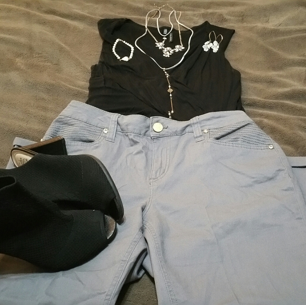Gray Capris With Jewels